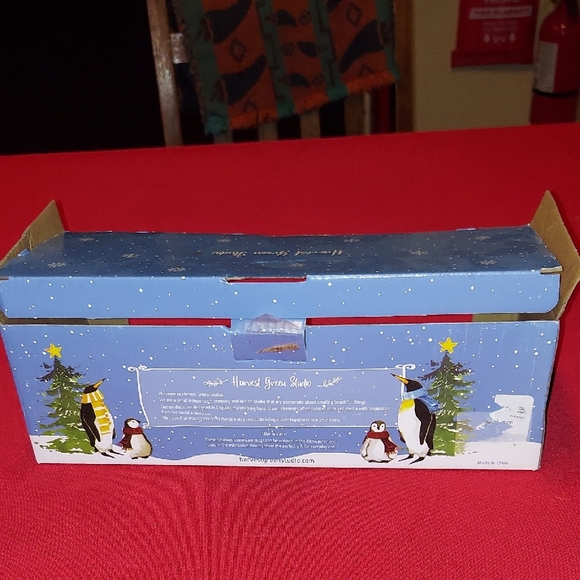 Penguin Design Mugs Set - Green and White - Picture 8 of 9